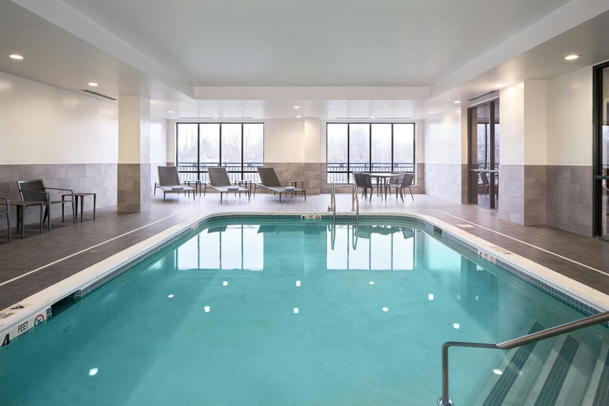 Courtyard By Marriott Saratoga Springs Hotel Ngoại thất bức ảnh